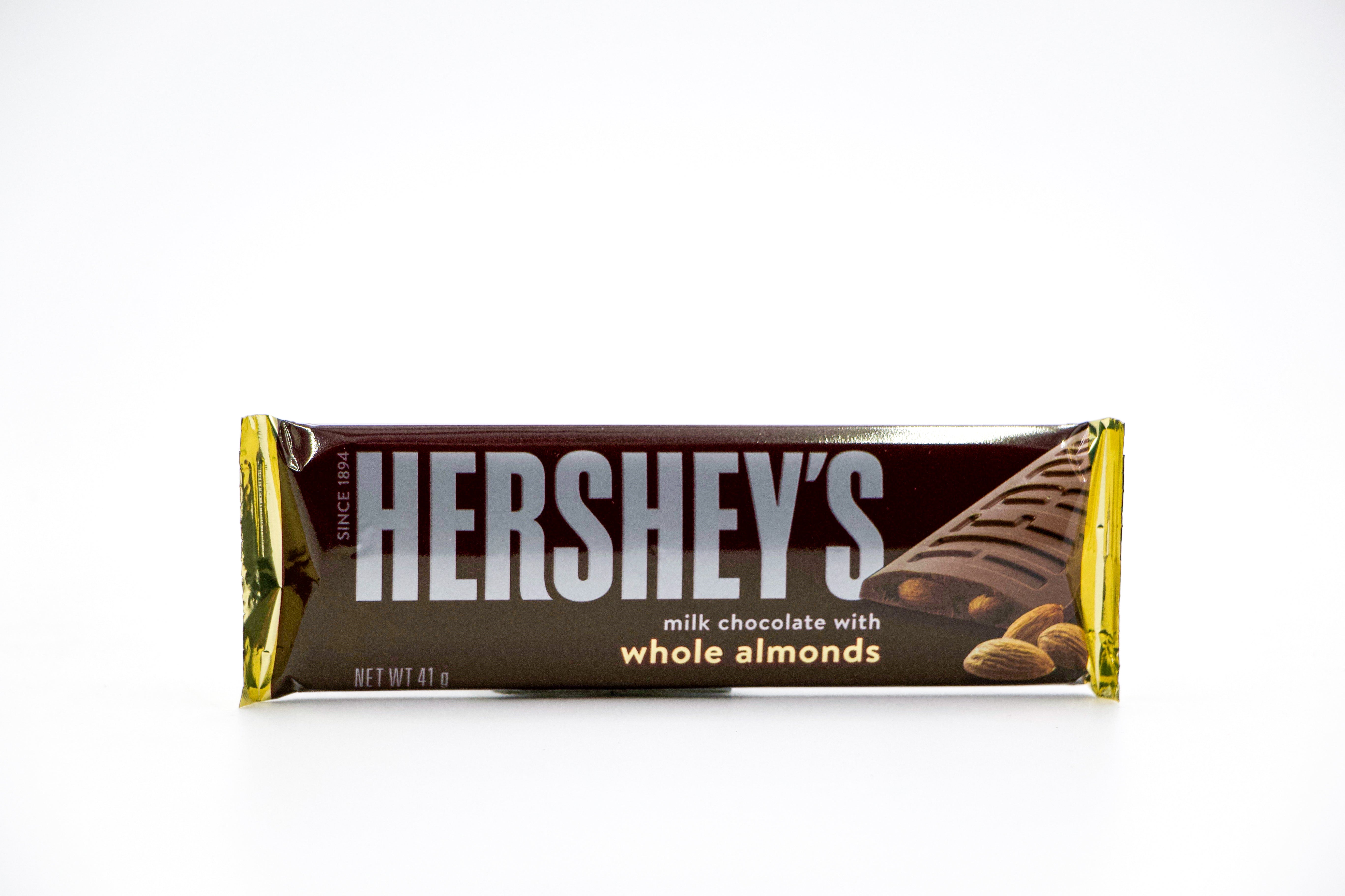 Hershey's Milk Chocolate with whole Almonds, VPE: 41g, VKE: 36x41g